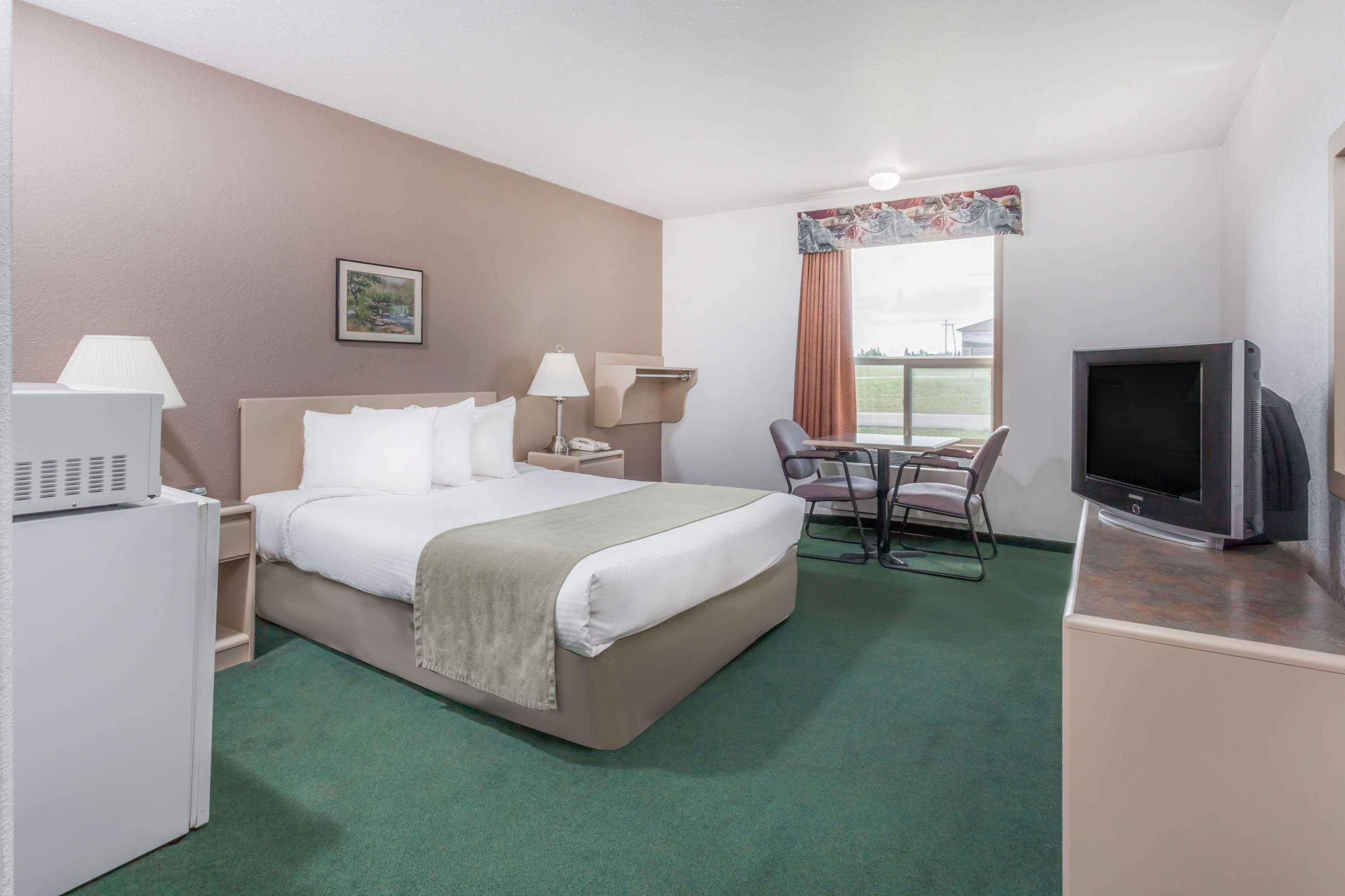 Super 8 By Wyndham Pincher Creek Ab Εξωτερικό φωτογραφία
