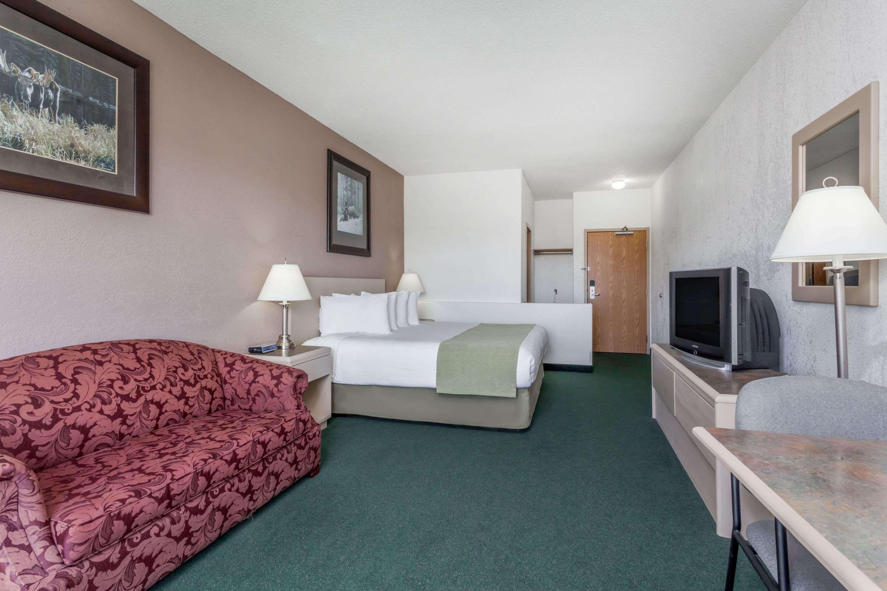 Super 8 By Wyndham Pincher Creek Ab Εξωτερικό φωτογραφία